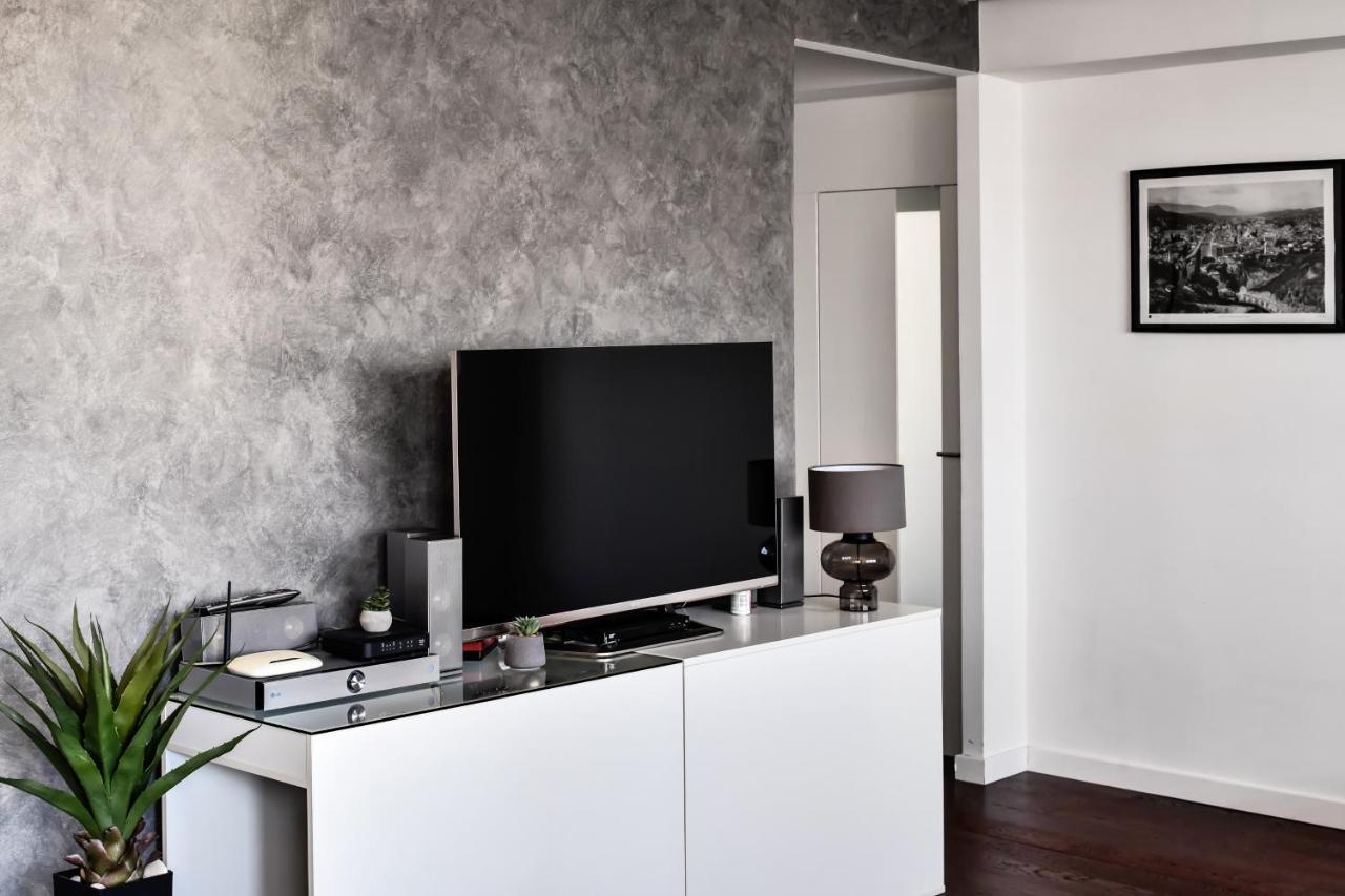 2 Bedroom Penthouse In City Center, Free Parking Saraybosna Dış mekan fotoğraf
